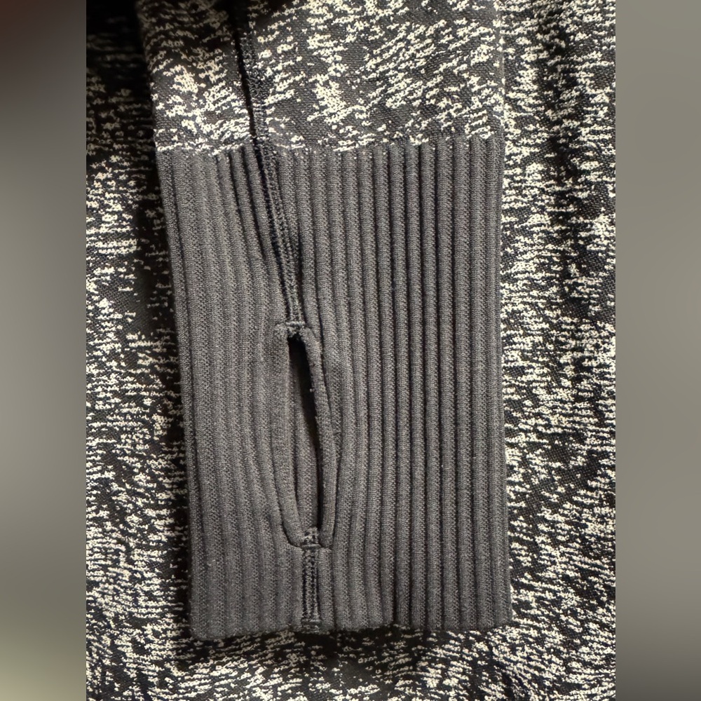 Lululemon Rest Less Pullover - Picture 7 of 7